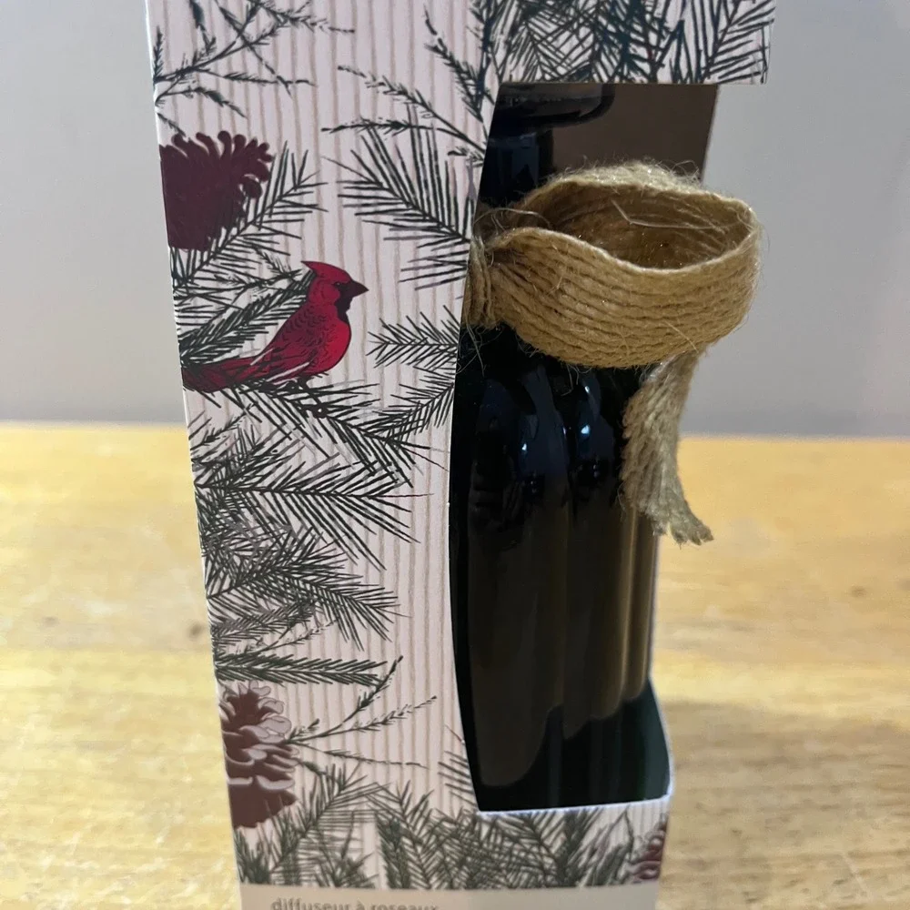 Pier 1 Imports Holiday Forest Reed Diffuser Set 10oz Christmas Evergreen Scent